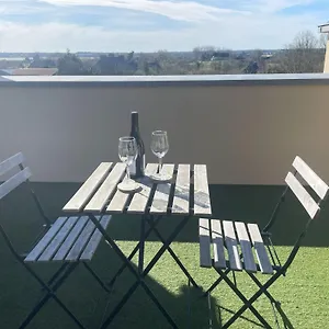  Appartement Avec Terrasse Proche De La